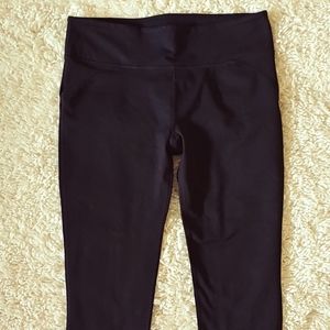 Fabletics Black Stretch Capris